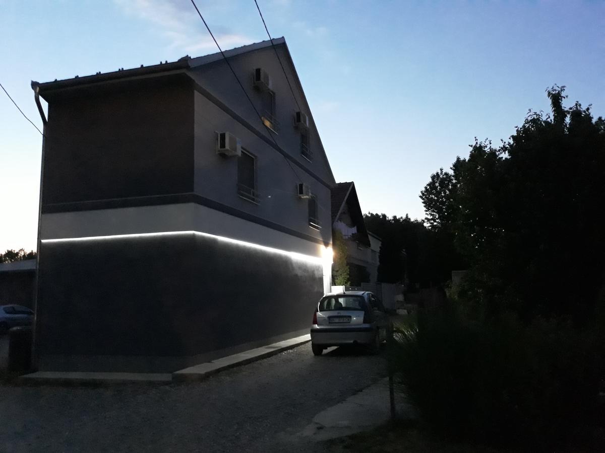 Apartments Popovic Belgrado Exterior foto